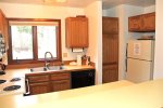 Mammoth Vacation Rental Sunrise 32- Nice Fully Equipped Kitchen 